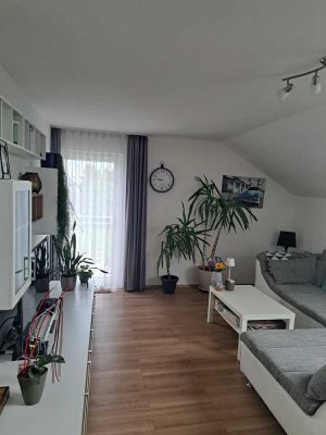 Schöne 2 Zimmer-Dachgeschosswohnung mit Balkon