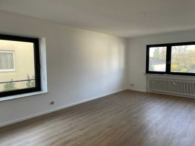 Geräumige 3-Zimmer Wohnung , renoviert, inclusive PKW Einstellplatz