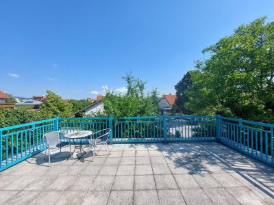 360 TOUR / Architektonisch interessantes Einfamilienhaus mit Wintergarten, großer/n Terrasse/n und schönem, ebenem Garten