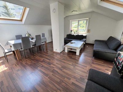 Lichtdurchflutete Dachgeschosswohnung mit Stil & großem Garten