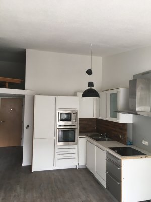 helle und offene 2/2,5 Zimmerwohnung