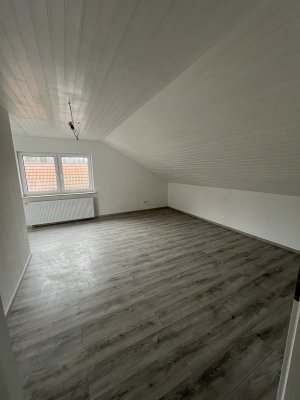 Moderne 2,5 Zimmerwohnung DG in Baden-Baden