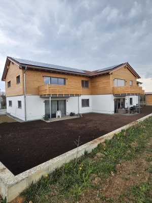 helle Neubauwohnung EG mit Garten 111m²