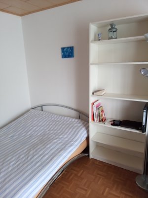 Ideal für Singles und Studenten: 1-Zi-Wohnung, 35 qm, Einbauküche, möbliert, Balkon