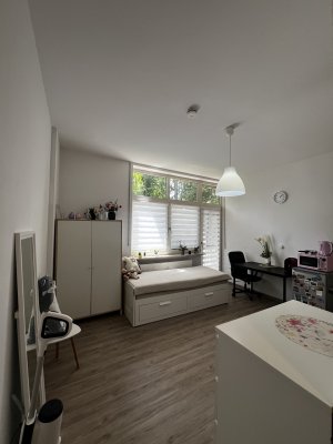 Sofort verfügbar: Ruhige 1-Zimmer-Wohnung mit Terrasse