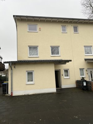 Doppelhaushälfte mit überdachter Sonnenterrasse & Fußbodenheizung – von privat – 339.000 €