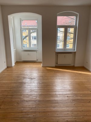 Elbnahe und frisch renovierte Wohnung mit Erker im Gründerzeithaus in MD / Fermersleben