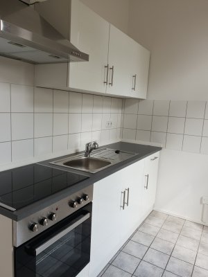 EBK ***TOP 2-Zimmer-Whg. im 2. OG mit Laminat! Glasfaseranschluss ab 1.12