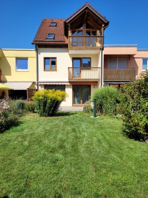 Von Privat: Großes Traumhaus mit viel Platz und seitlichem Bergblick