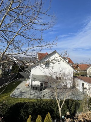 Modernes freistehendes Einfamilienhaus mit Solaranlage, Lüftung & 107 m² Natursteinterrasse in Rielasingen-Worblingen