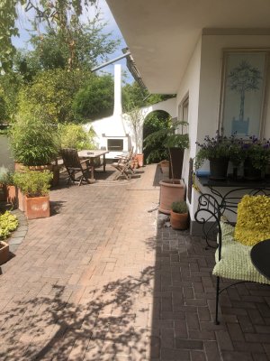 Helle Wohnung mit Garten