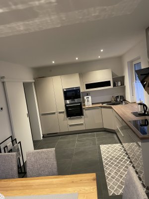 WG-Zimmer in 86qm Wohnung (3 Zimmer) zu vermieten