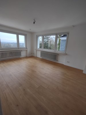 Schöne helle sanierte 1,5 Zimmer KDB in Cronenberg