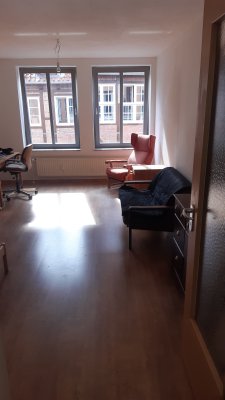 20 qm (+Essflur,Küche,Bad) mitten in Hamburg