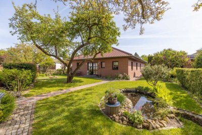 Schöner Bungalow mit Ausbaureserve in ausgezeichneter Lage-Langenhagen/ Kaltenweide