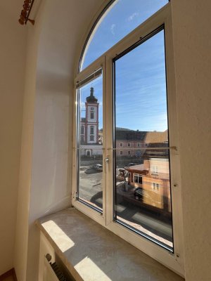 WOHNUNG IN BESTER LAGE AM HAUPTPLATZ ZU VERMIETEN