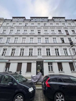Sehr schöne helle 4-Zimmer Wohnung in Berlin-Schöneberg mit hervorragender Verkehrsanbindung