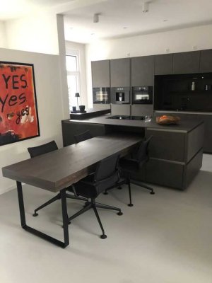 Exklusive, geräumige und vollständig renovierte Loft Wohnung mit Einbauküche in Stuttgart