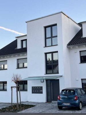 Exklusive 3,5-Zimmer-Wohnung mit Einbauküche, Aufzug und Balkon