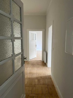 +++FRISCH SANIERTE 3 ZIMMER ALTBAUWOHNUNG MIT SONNEN-BALKON +++