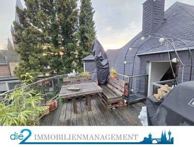 Moderner 3,5 Zimmer Altbau mit EBK, Dachterrasse und Stellplatz!