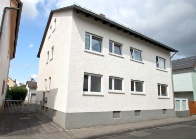 Zweifamilienhaus in sehr gepflegtem Zustand, eine Wohnung vermietet