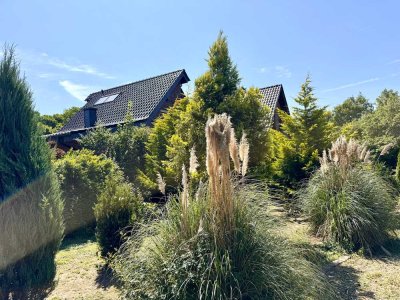 Pferdeliebhaber aufgepasst - Idyllisches Zweifamilienhaus mit einer großen Scheune und Garage!