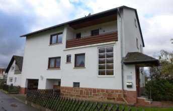 506 - Charmantes Zweifamilienhaus (freistehend) mit Garage & zusätzl. Erholungsgrundstück in Lahntal