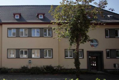 Schöne große 3 Zimmer-Wohnung im Dichterviertel