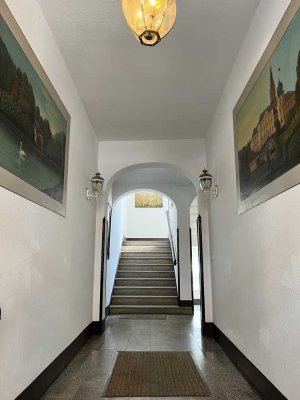 2-Raum-Wohnung, Fensterbad ca. 64 qm  -  Zentrale Lage mit Garten und Stellplatz