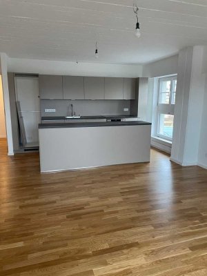 moderne 3-Zimmer Wohnung mit Wasserblick in Berlin-Spandau zu vermieten