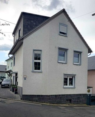 Sehr gepflegtes, saniertes Einfamilienhaus in Heimbach-Weiß