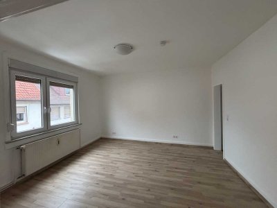 Helle  2 Zimmerwhg. mit Balkon zu vermieten