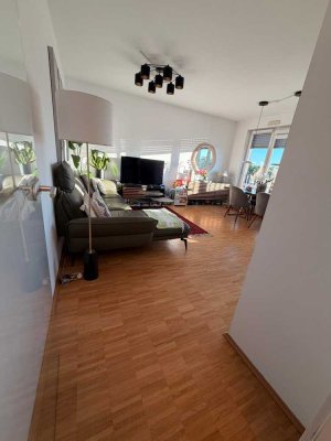 Alltagstaugliches Penthouse mit 3 Zimmern in Köln Reiterstaffelquartier