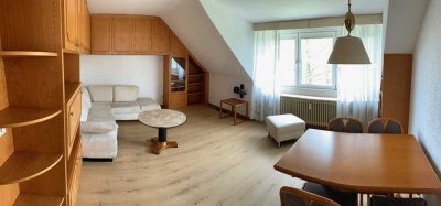 Gut geschnittene, möblierte 2,5 Zimmerwohnung mit PKW-Stellplatz/Garage