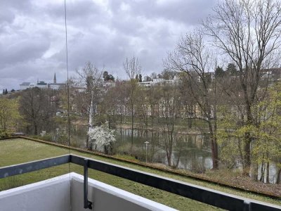 3 Zimmer Wohnung Nähe Konzerthalle inkl. Balkon, EBK, Tiefgarage  und Aufzug