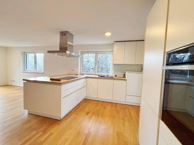 Geräumiges Einfamilienhaus mit Nord- und Süd-Terrasse, 6 Zimmer, Eigengrund und herrlichem Fernblick