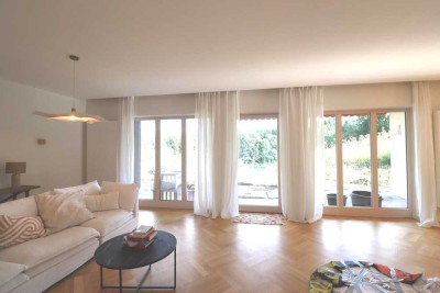 statt Neubau Villa mit Ambiente in Alleinlage