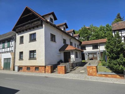 (A1572) geräumiges Mehrfamilienhaus am Hermsdorfer Kreuz