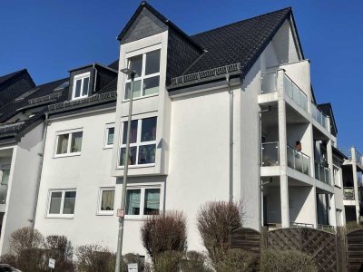 Große helle 2-Zi.-Dachwohnung mit Garage, Einbauküche, Süd-Balkon in Taunusstein-Wehen