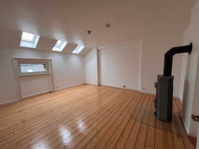 Dachetage in Stilaltbauvilla am Kurpark! 4 ZKB - 117 m² mit Dielen + EBK  € 1.600,- + NK