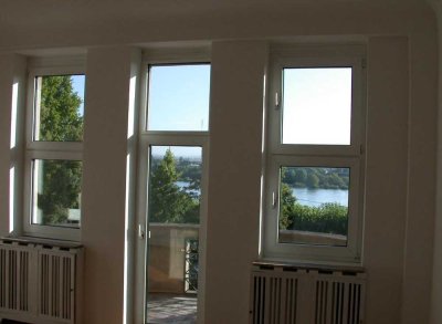 Repräsentative Altbauwohnung mit Rheinblick