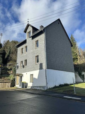 Großzügiges Mehrfamilienhaus mit 4 Einheiten, großer Terrasse & Garten – zentral in Betzdorf