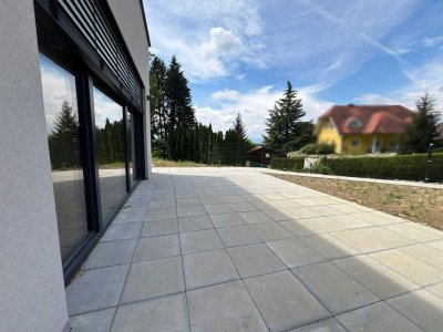 Moderne Erstbezugswohnung mit Garten &amp; Doppelcarport!