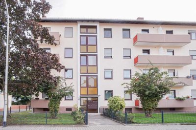 Gustavsburg: Top-Gepflegte Familienwohnung mit EBK, Wohnküche & 2 Balkonen! Einzugsbereit!