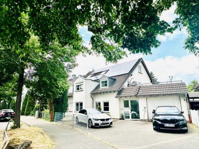 Attraktive 4-Zimmer Wohnung (141m²) im 1. OG, 2Badezimmer/ Nolte-Küche/Kamin/ Terrasse