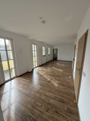 Traumhafte Ruhe mitten in Görlitz – 4-Zimmer-Wohnung am Lutherplatz im Hinterhaus