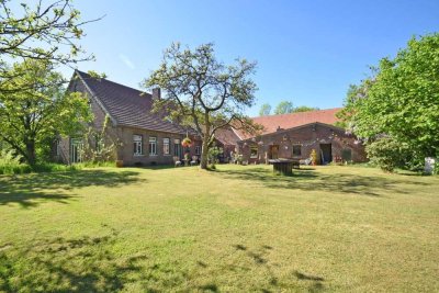Resthof mit saniertem Wohnhaus in Jever-Grappermöns
