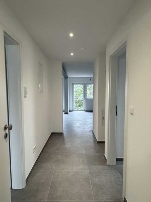 Erstbezug nach Sanierung! Helle Dachgeschosswohnung in ruhiger Lage