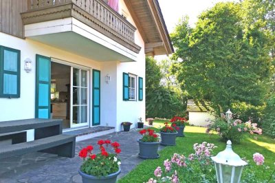 Ansprechendes Zweifamilienhaus mit ELW im Chiemgau
in sehr schöner Lage